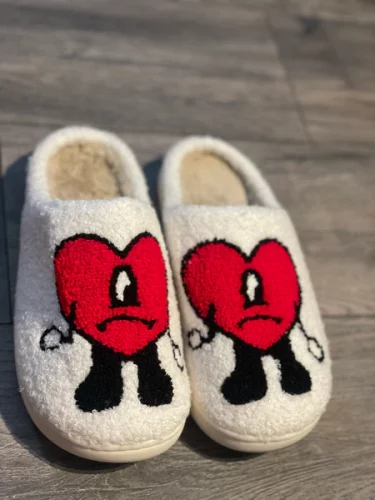 Bad Bunny Slippers, pantuflas de Bad Bunny, slippers for men and women, Bad Bunny slides photo review